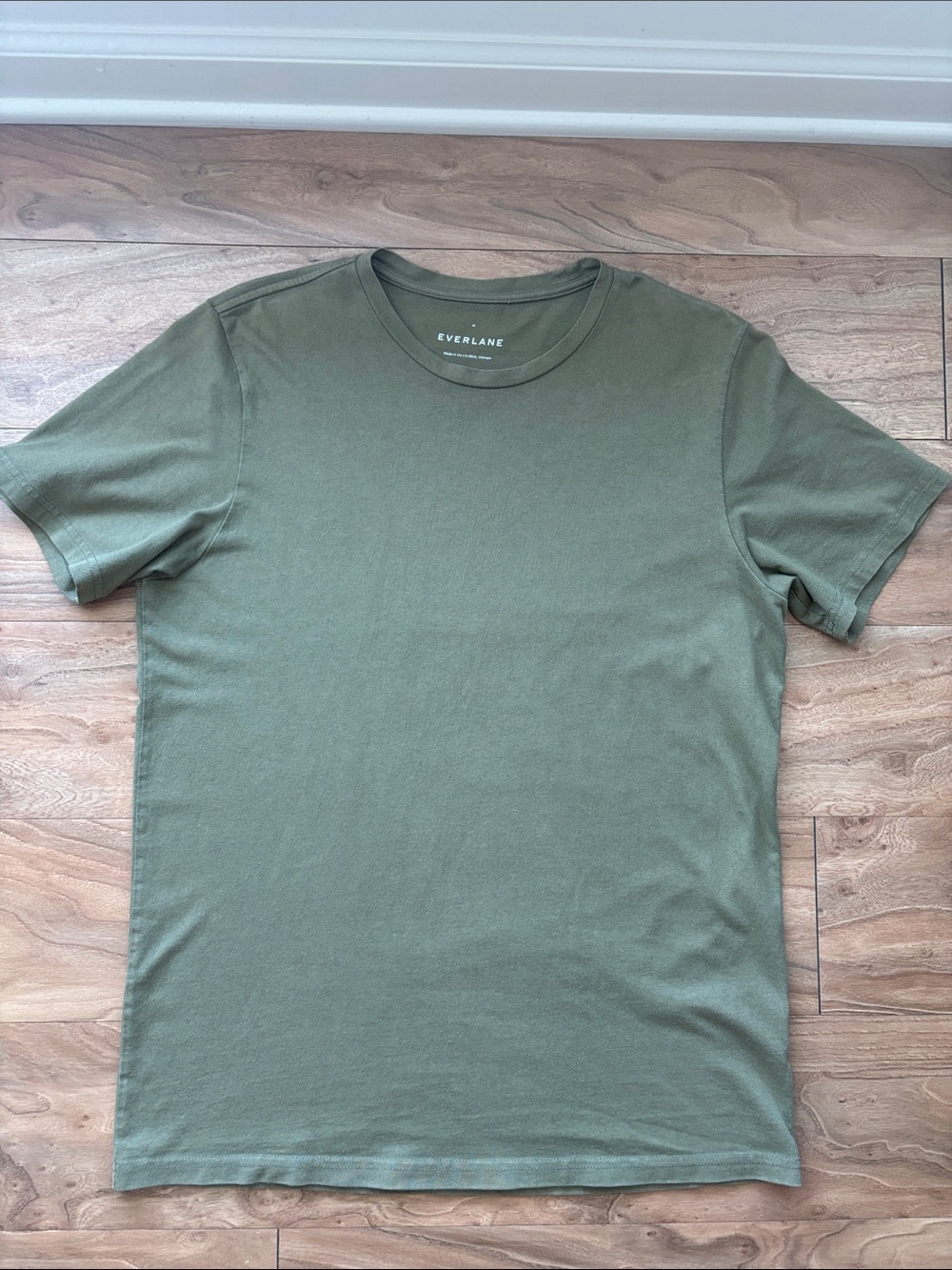 Everlane Men’s Crewneck T-Shirt in Olive Green